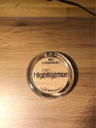 Since i've never tried any of these blush and highlighter lines by essence, i was very curious to try these products out. Essence The Highlighter 01 Mesmerizing 9 G Inci Beauty
