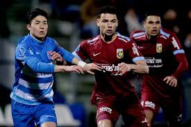 Mustafa saymak (pec zwolle) wins a free kick in the defensive half. Samenvatting Pec Zwolle Vitesse Voetbalsamenvattingen Ad Nl