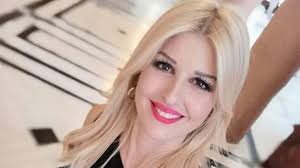 Αυτό είναι το πλασματάκι για το οποίο. Elena Rapth Poios Einai O Andras Poy Pantreythke Katw Apo Akra Mystikothta