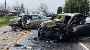 A garbage truck reportedly ran a red light and collided with with a passenger vehicle traveling north. Fatal 2 Car Crash Blocks Traffic On Highway 231 In Washington Co 13wmaz Com