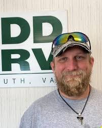 Arnold Dodd's Instagram, Twitter & Facebook