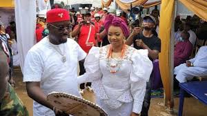 Obi cubana works with close associates including paschal okechukwu popularly known as cubana chief priest to manage his entertainment conglomerates around the country. Y Laesihadcbem