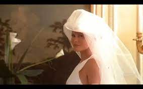 Wedding Veil Attached To Top Hat I Personally Had To Track This Down Wedding Dress Photoshoot Wedding Bridal Hair Accessories
