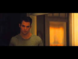 Povestea il urmeaza din 9/11, prin misiunea sa din afganistan, care la cicatrizat pentru totdeauna, si mai tarziu va lucra in atunci cand ryan crede ca a descoperit un complot rus care doreste parbusirea economiei statelor unite, el isi va deveni un spion si trebuie sa lupte pentru a salva propria proprioa. Jack Ryan Agentul Din UmbrÄƒ 2014 Meet Cathy Youtube