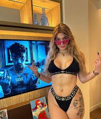 Irene Ferrario 💙🤍 @yourblondiebabe - Twitter Profile | Sotwe