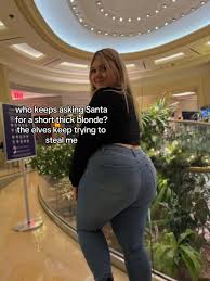 sarah LXVES (@lxves._) - Urlebird