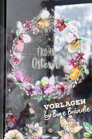Osterkranz Fensterbild Zum Selber Basteln Und Bemalen Fur Ein Frohes Und Buntes Osterfest Mit Tollen Bluten Und Osterkranz Fensterbilder Fensterbilder Fruhling