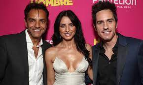 Derbez is the son of actress silvia derbez and brother of silvia eugenia derbez. La Reaccion De Eugenio Derbez Al Comunicado De Mauricio Ochmann