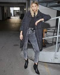 18 this shearling jacket and jeans outfit Pantaloni Alla Moda Ecco Cosa Dicono Le Tendenze Autunno Inverno 2020 The Spiral D By Diana De Lorenzi