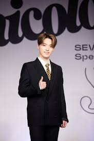 Heâ€™s the one who talked at the end of seventeen tv ver. Seventeen Dino Kstation Tv