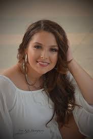 Tina Kyte's Instagram, Twitter & Facebook