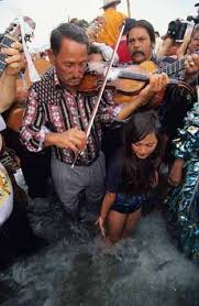Saintes Maries De La Mer Gitanes Google Search Gitane Tzigane Camargue