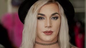 Molly er født som mand, men lever som kvinde