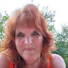 Melissa Weishaar's Instagram, Twitter & Facebook