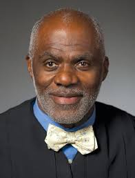 WHO WILL WIN THE BATTLE FOR AFFLUENT BUYERS— MOA OR RIDGEDALE?