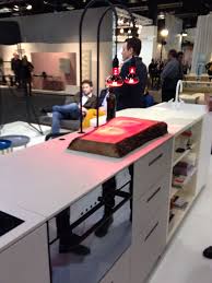 een mobiele keuken erg duur maar deze warmhoud lampen stralend op een schijf van een boom keuken ideeen keuken lampen