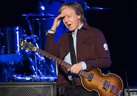 Read on for some hilarious trivia questions that will make your brain and your funny bone work overtime. Eres Un Verdadero Fanatico De Paul Mccartney