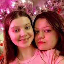 Lawn Daisy: How Much Water & Light Does it Need to Thrive?