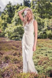 Kaufen preiswerte günstige brautkleider und brautmode mit erstklassiger qualität nach maß.bei milanoo gibt es mehr als 800 wunderschöne brautkleider styles.shoppen sie jetzt ihre trauhafte. Stadtelfen Brautkollektion Elementar I Moderne Brautkleider