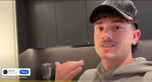 BİTTİM BEN" diyen, bıyığı bulaşmış adam (Factor Meals YouTube reklamı) :  r/CommercialsIHate