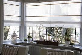 Fur Die Wirkungsvolle Dekoration Eines Fensters Ist Einerseits Die Richtige Auswahl Des Materials Der Fensterbanke Wichti Fenster Dekor Dekor Fensterbank Innen