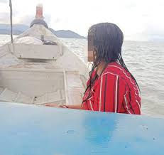 Ke laut di jambatan pulau pinang, seorang lelaki mencetuskan gempar apabila melakukan aksi bunuh diri di jambatan kedua. Guru Tadika Terjun Jambatan Kedua P Pinang Alami Masalah Psikiatri