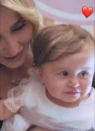 Buon compleanno, Antonella! 🎉 Ti mando i miei migliori auguri per una  giornata speciale, ricca di sorrisi, affetto e quella meravigliosa energia  che sai trasmettere a tutti noi. Sei una donna straordinaria,