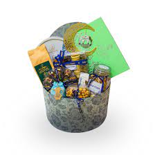 Creative gifting just got easier. Ramadan Gift Box Large Casapons