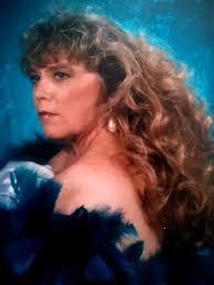 Evelyn Beaver's Instagram, Twitter & Facebook