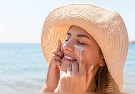 According to withrow, it's all about using the sun and sunscreen to give yourself a natural, bronzed look for the summer. Albwopsrei Qlm