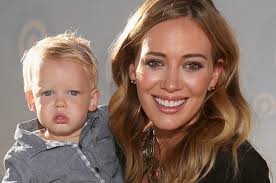 Звезда подарила супругу второго совместного ребенка. Hilari Daff Stala Mamoj V 24 Goda Kak Udaetsya Vospityvat Syna I Malenkuyu Doch