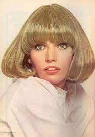 Carre Mi Long Des Annees 70 Annees 70 Cheveux Coiffure Et Beaute Cheveux Des Annees 1960