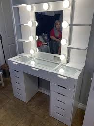 New Makeup Vanity Dresser With Hollywood Mirror Not Impressions Slay Station For Sale In Lake Mathews Ca Offerup Vanity Room Decor Vanity Makeup Rooms Beauty Room Decor