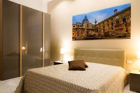 N13369 2 1/2 vani di 70 mq zona teatro massimo/ via volturno panoramico appartamento, recentemente ristrutturato, contesto signorile e monumentale, ben servito, ubicato al quarto piano senza ascensore con scala semi ripida e un ulteriore rampa di scala interna, composto da un ingresso con porta in. Appartamento In Affitto A Palermo Centro Storico Propertyre Agency Rif 1153