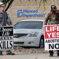 What happens when folks who use medicaid are blocked from getting care at planned parenthood health centers? Clinic Escorts Will Provide Safety Sanity For Patients At Tucson S Planned Parenthood Local News Tucson Com