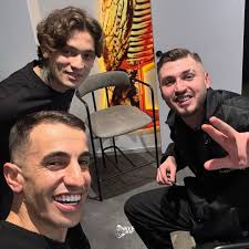 Çakal, Blok3 ve Ebo aynı karede📸 Daha fazlası için @nkvtrap takip etmeyi  unutmayın