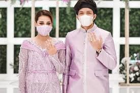 Akhlaknya baik, iaitu seorang yang nampak tegas. Jelang Pernikahan Gus Miftah Ingatkan Atta Suami Yang Baik Tak Akan Ajak Istri Menderita