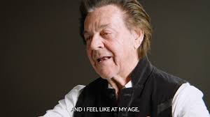 Wayne Hilliard's Instagram, Twitter & Facebook