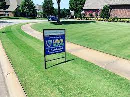 Truly nolen offers a free online estimate. How To Choose The Best Lawn Care And Pest Control Company Lawn Guard