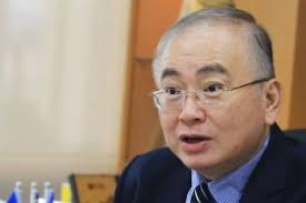 Transport minister datuk seri dr wee ka siong announced on wednesday that the transport ministry rule requiring the use of. The Star Wee Ka Siong And Lim Kit Siang Weehingthong