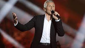 Nagui présente "Taratata fête les 40 ans de Bercy" : "La lutte contre le  cancer est notre cause"