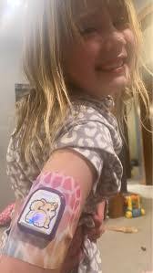 Kara Dunham's Instagram, Twitter & Facebook