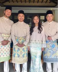 To connect with nina, sign up for facebook today. Walau Bergelar Anak Menteri Isteri Designer Datin Nina Selesa Urus Bisnes Sendiri Nona