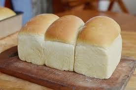 Cemilan yang satu ini hampir selalu ada di setiap rumah tangga dan biasa dijadikan sebagai makanan pendamping pada saat sarapan. Cara Membuat Roti Sari Roti