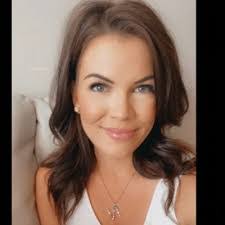 Nicole Bissonnette's Instagram, Twitter & Facebook