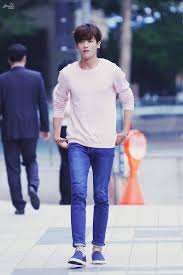 Unii oameni chiar cred că femeile sunt genul mai slab. 150728 Park Hyungsik At Drama High Society Ending Party Park Hyung Shik Park Hyung Sik Korean Actors