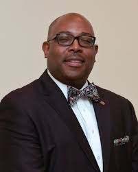 Julian Sanders's Instagram, Twitter & Facebook