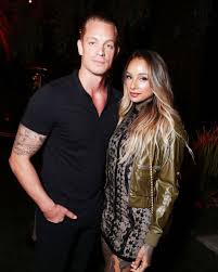 Andrea è figlio dei doppiatori marco mete e stefanella marrama, da tempo separati. Cleo Wattenstrom Joel Kinnaman Joel Kinnaman Actor Model Swedish American