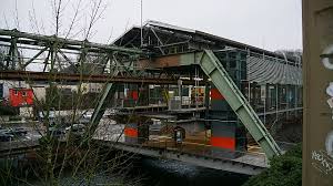 In gemütlicher atmosphäre entspannen und dem alltagsstress entfliehen. Wuppertal Schwebebahn January 2020 Modelrail Otenko