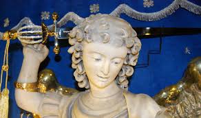 Imagenes de san miguel san miguel arcangel oracion angel arcangel imagen san miguel arcangel arte en lienzo pinturas ange de la mort arte de herradura cuadros religiosos. La Figura De San Miguel Arcangel Basilica Santuario San Michele